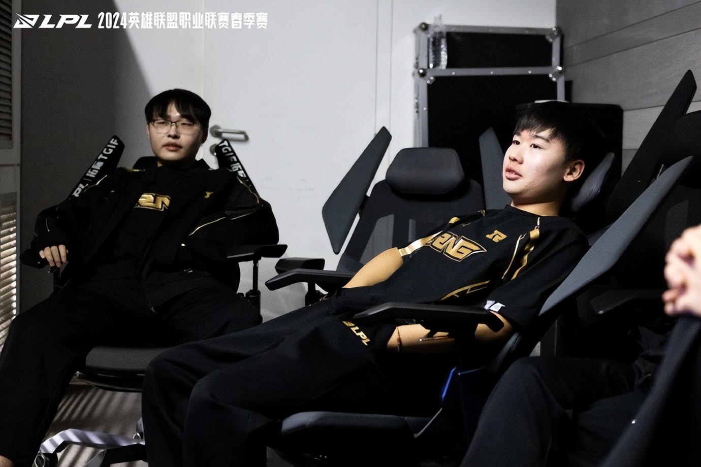 JackeyLove意外战胜RNG，比赛局势复杂引爆全场！的简单介绍