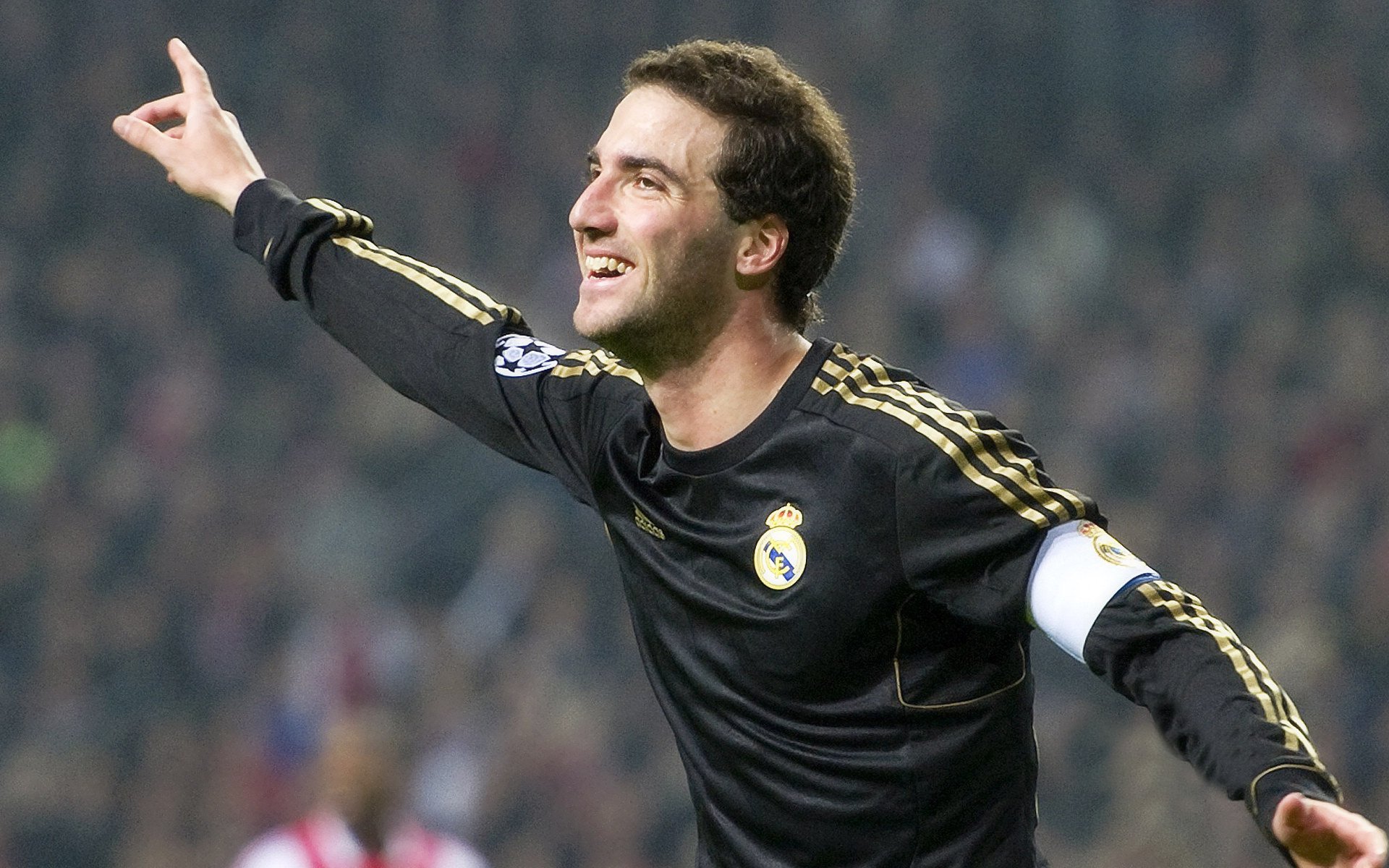 西亚卡姆重要时刻战术调整，阿森纳带队取胜！热度持续攀升