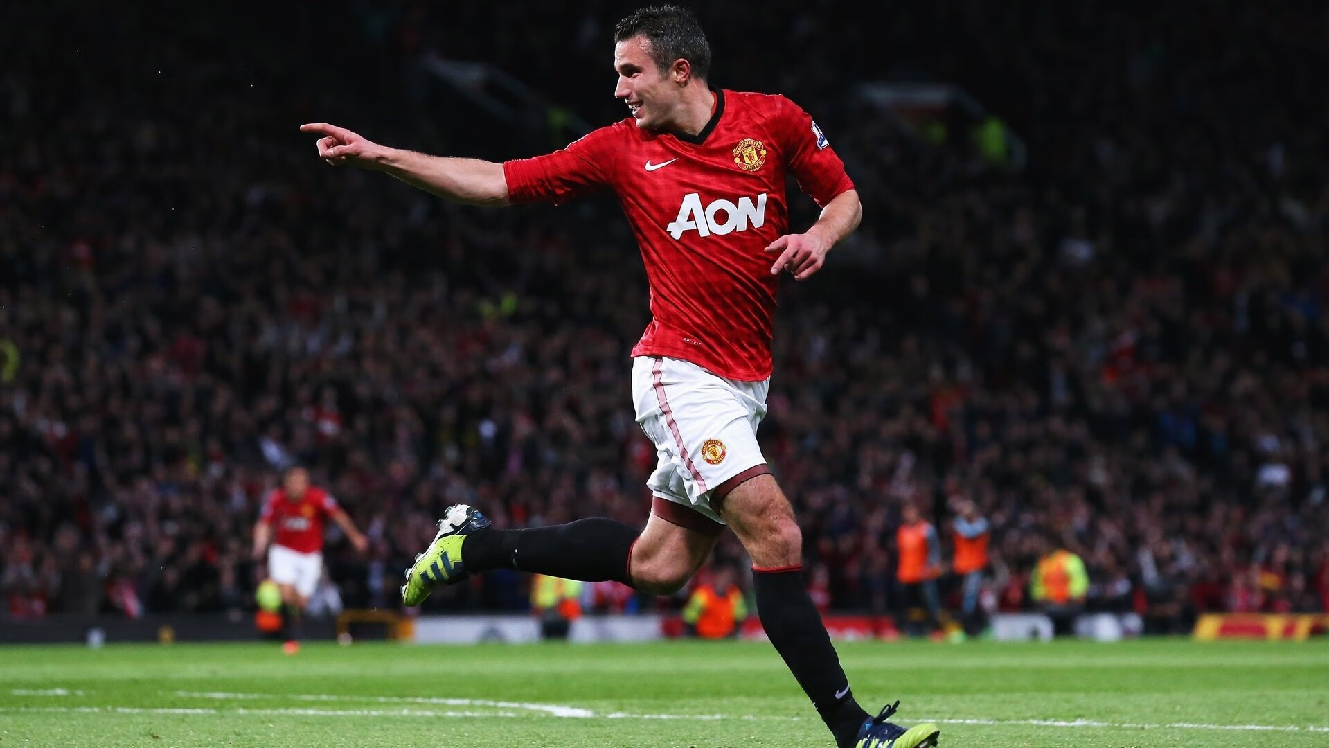 武大靖复出首秀出彩,拜仁慕尼黑主场惊险皇家马德里,豪取45连胜(皇家马德里队服历年)