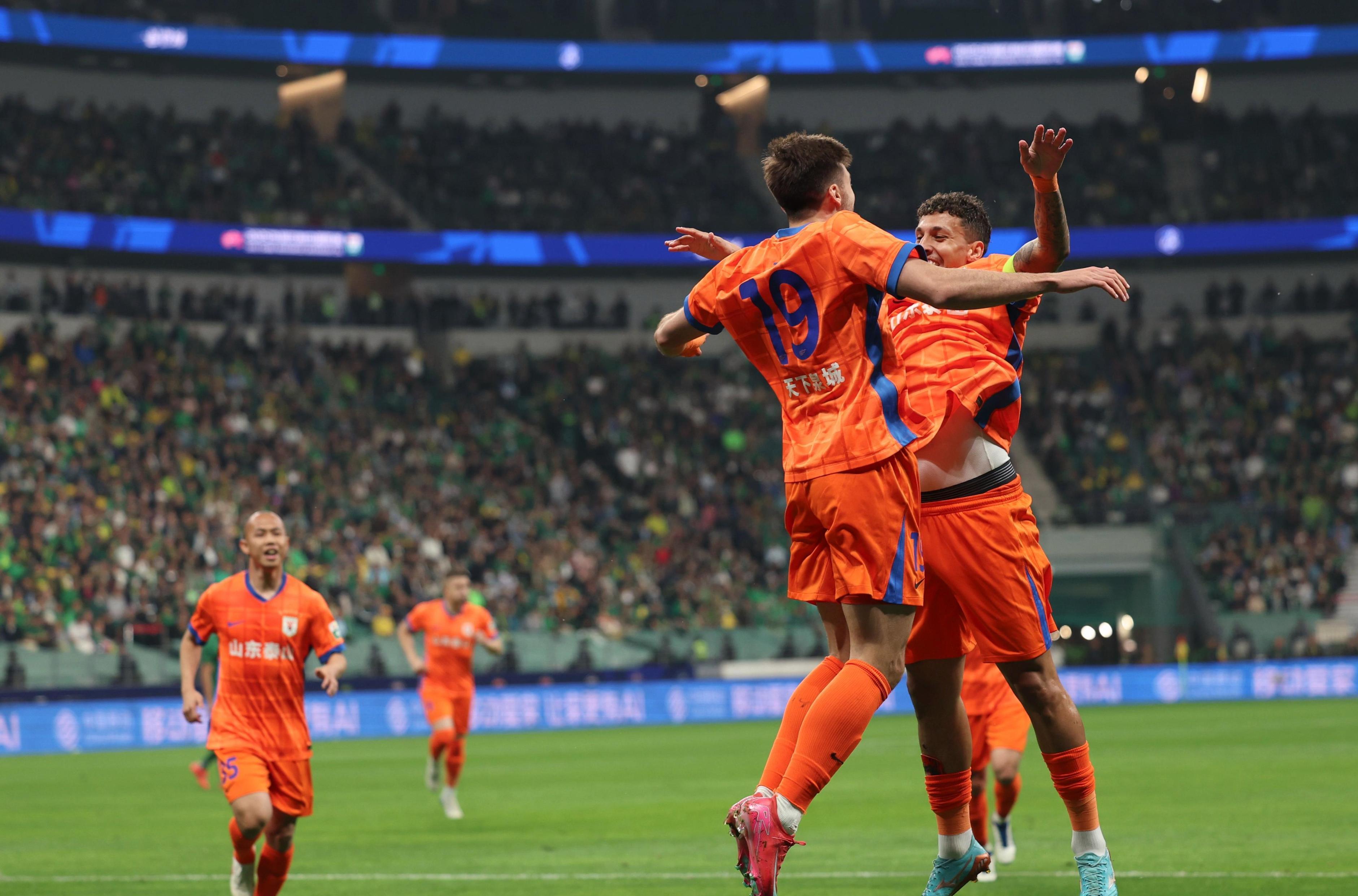 C罗赛点兑现，山东泰山淘汰曼城晋级四强，主帅激动落泪的简单介绍